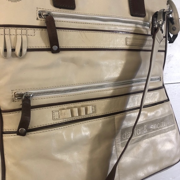 David & Scotti Leather Messenger Bag